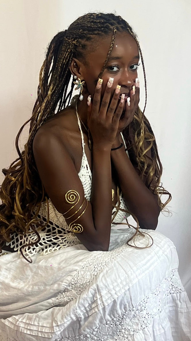 A Tali's Nailz client wearing a custom set